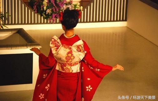 中国游客去日本旅游,评价:哪里都好,就是一到晚上让人受不了!