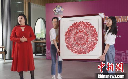 图为开园仪式现场。 云南华文学院供图 图为开园仪式现场。 云南华文学院供图