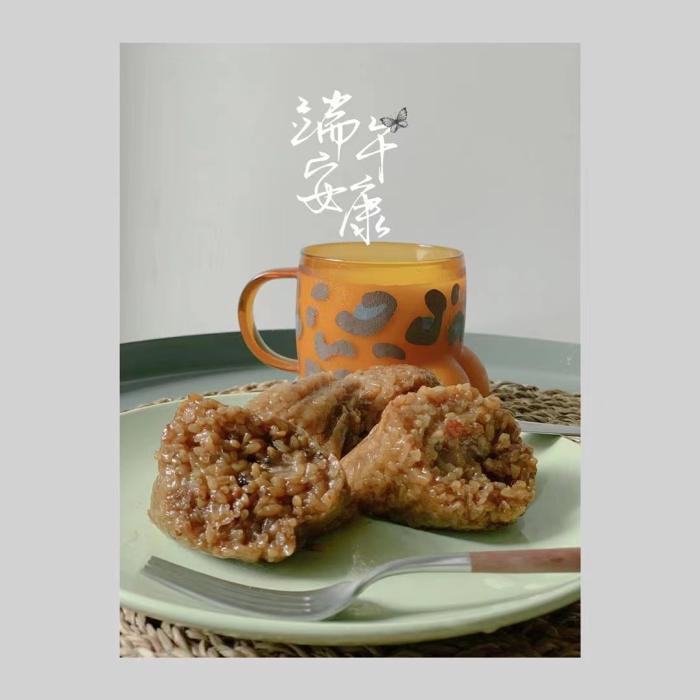 每年过端午节,晓芦都要吃粽子。受访者供图 每年过端午节,晓芦都要吃粽子。受访者供图