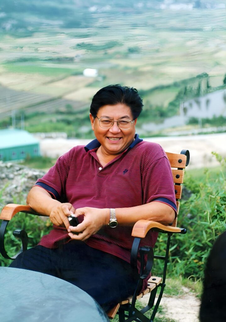 <strong>华侨旗帜 民族光辉 —— 记全国侨联原副主席王源兴</strong>