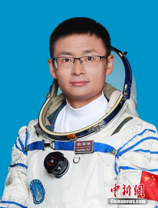 5月29日,据中国载人航天工程办公室消息,经空间站应用与发展阶段飞行任务总指挥部研究决定,神舟十六号航天员乘组由指令长景海鹏、航天飞行工程师朱杨柱、载荷专家桂海潮3名航天员组成。图为载荷专家桂海潮。中国载人航天工程办公室 供图 5月29日,据中国载人航天工程办公室消息,经空间站应用与发展阶段飞行任务总指挥部研究决定,神舟十六号航天员乘组由指令长景海鹏、航天飞行工程师朱杨柱、载荷专家桂海潮3名航天员组成。图为载荷专家桂海潮。中国载人航天工程办公室 供图