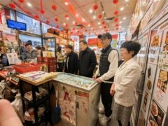 <b>中国驻悉尼总领事周立民走访悉尼唐人街</b>
