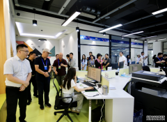 <b>“追梦中华·弘扬嘉庚精神启新篇” 海外华文媒体采访团走进陕北民歌博物馆和</b>